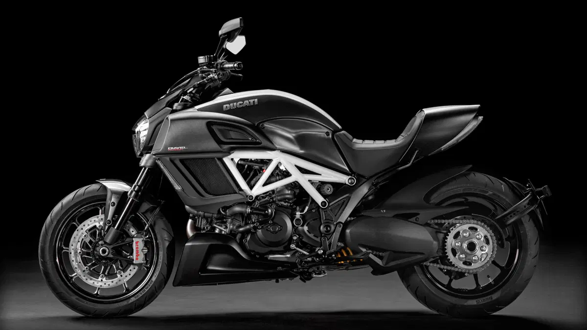 Ducati Diavel 1200 Diavel 1200 Carbon (2014 - 16) (10)