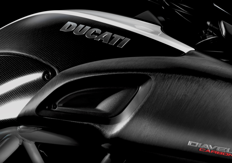 Ducati Diavel 1200 Diavel 1200 Carbon (2014 - 16) (13)