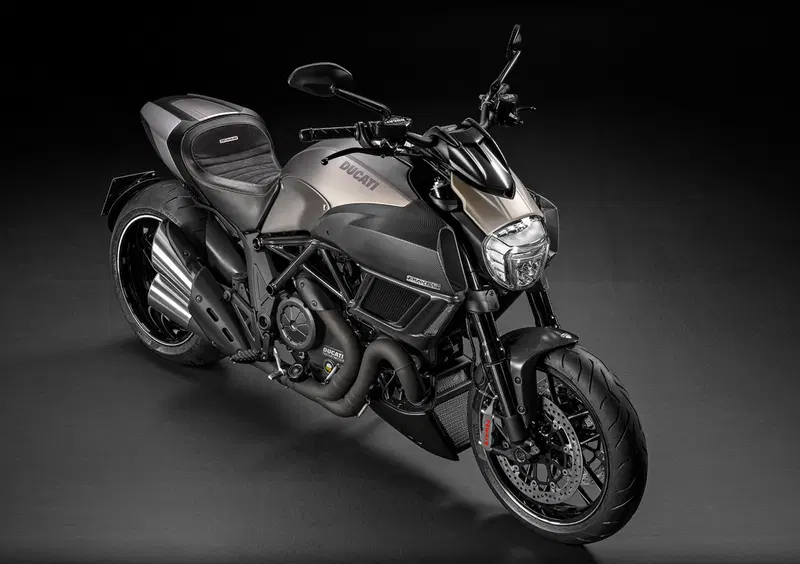 Ducati Diavel 1200 Diavel 1200 Titanium (2015)