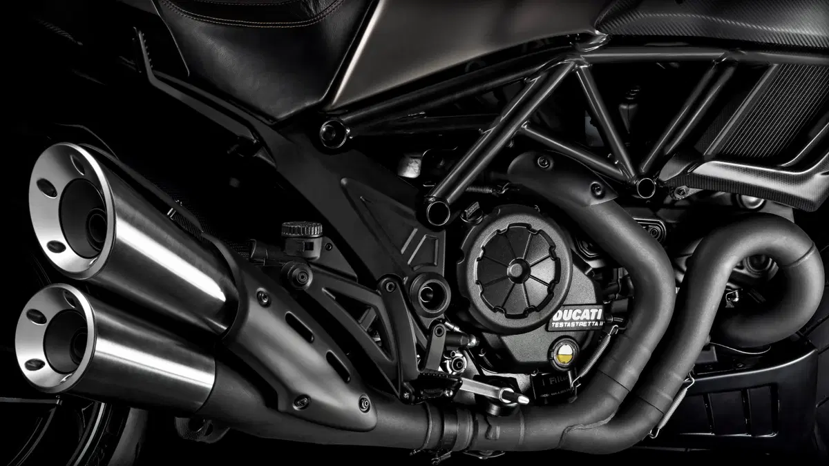 Ducati Diavel 1200 Diavel 1200 Titanium (2015) (8)
