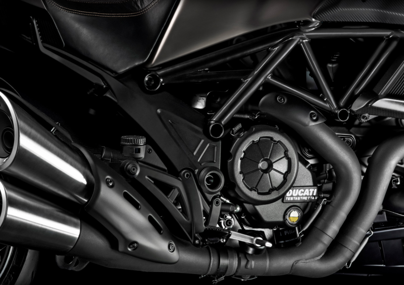 Ducati Diavel 1200 Diavel 1200 Titanium (2015) (8)