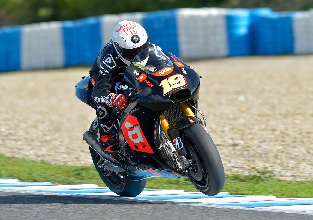 MotoGP. Aprilia cresce nei test di Jerez. Melandri: "Mi sento impacciato"