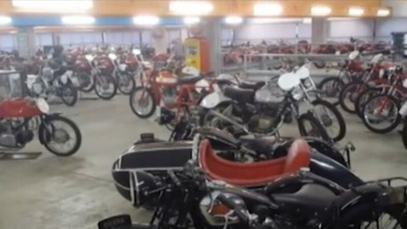 Video: Evasione fiscale. 286 supercar, 160 moto: sequestrato il garage delle meraviglie