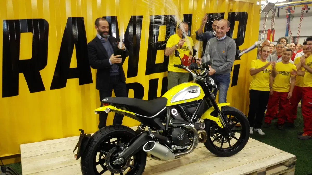 Ducati Scrambler: a Borgo Panigale è iniziata la produzione