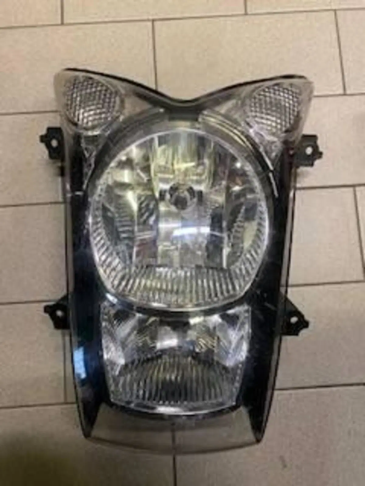 fanale anteriore Kawasaki ER650-dbf bianco 3500401