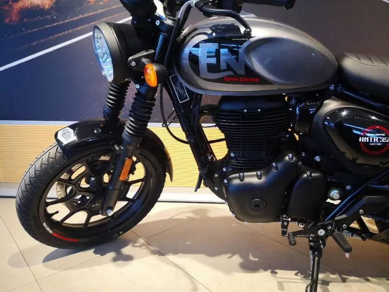 Royal Enfield HNTR 350 (2022 - 26) (9)