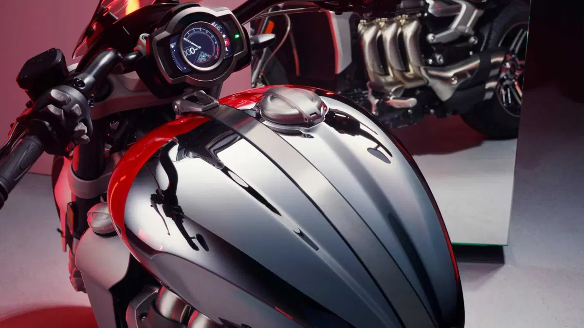 Triumph Rocket 3 Rocket 3 GT Chrome Edition (2023) (8)