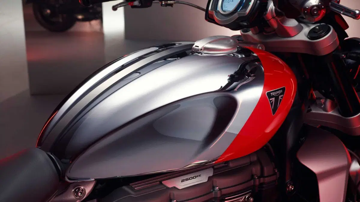 Triumph Rocket 3 Rocket 3 GT Chrome Edition (2023) (9)