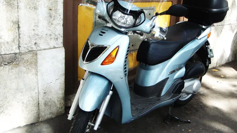 Il ladro in fissa con gli SH Honda: ne rubava 4 alla volta 