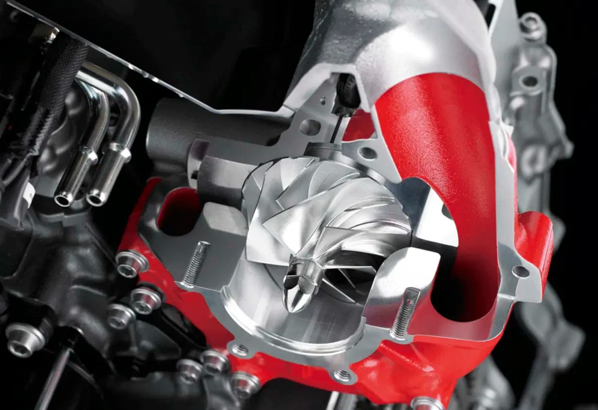 Massimo Clarke: “Kawasaki H2R: The ultimate motorcycle?  Ovvero, Una moto esagerata!” (2)