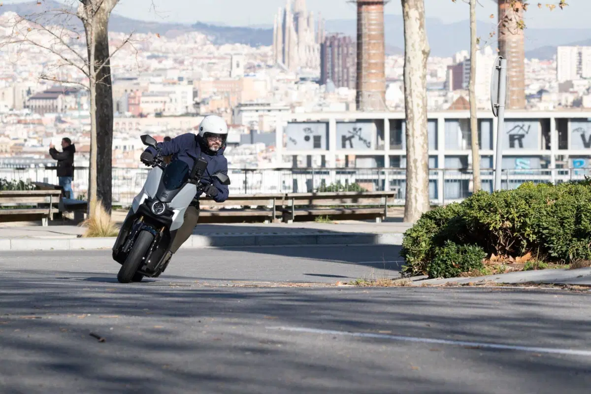 Seat Mò 125 Performance il nostro test [VIDEO e GALLERY] (9)