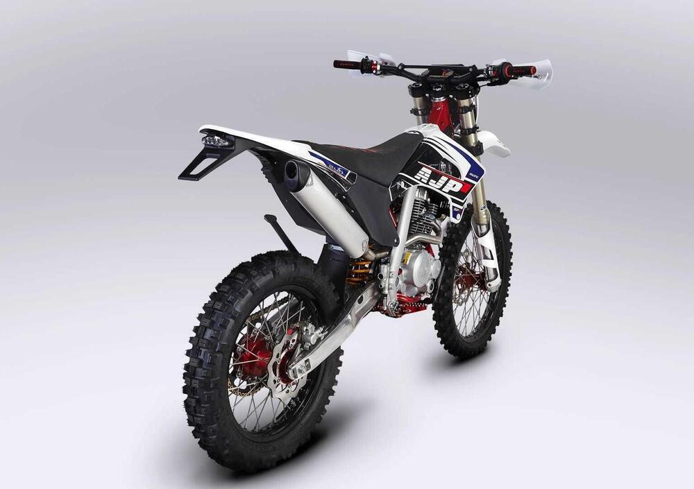 AJP SPR 240 Extreme Enduro (2023 - 24) (2)