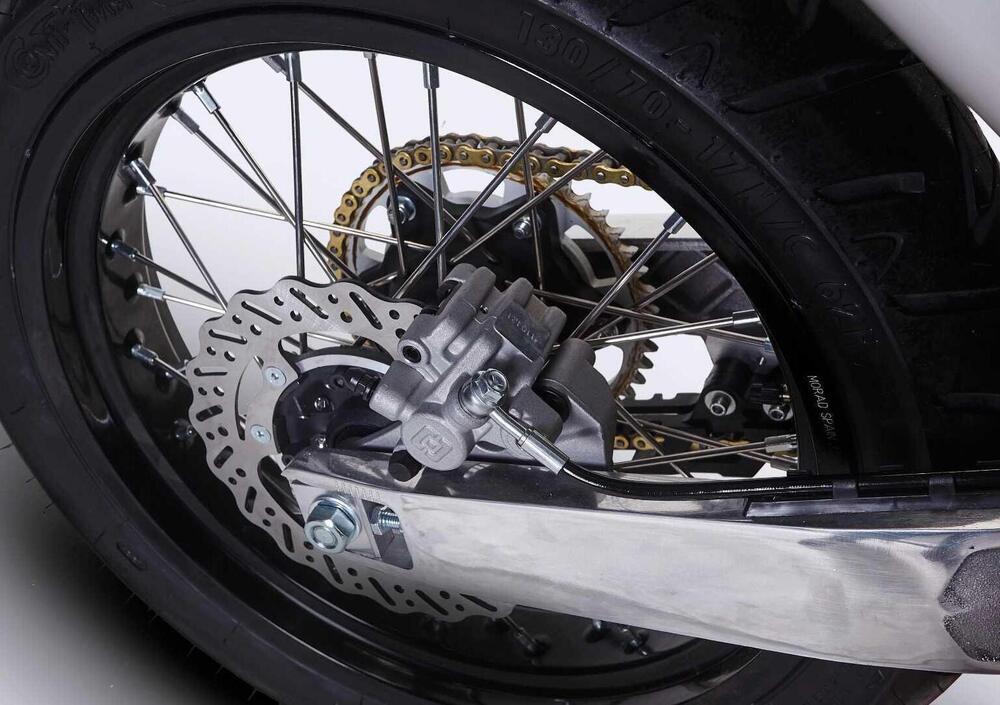 AJP SPR 250 Supermoto (2023 - 24) (5)