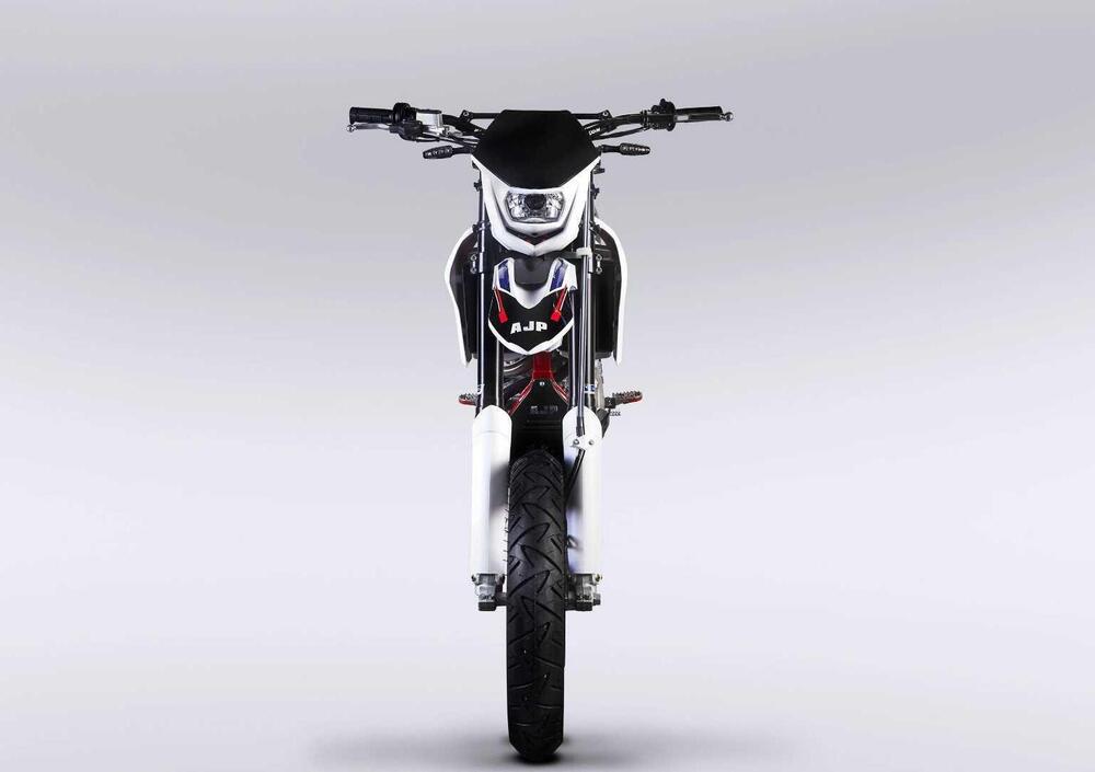 AJP SPR 250 Supermoto (2023 - 24) (4)