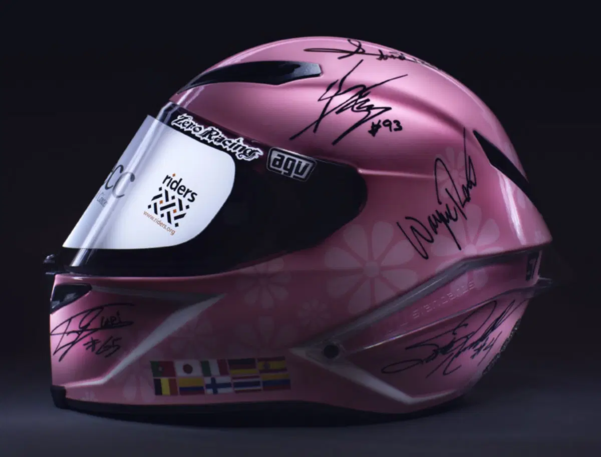 “Stop Cancer”, il casco autografato da 12 campioni, ha raccolto 254.000 euro (3)