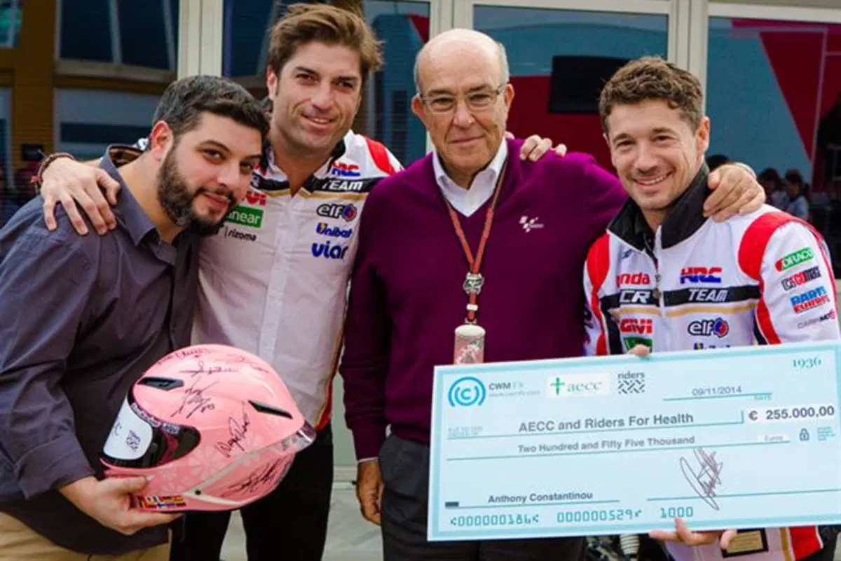 “Stop Cancer”, il casco autografato da 12 campioni, ha raccolto 254.000 euro