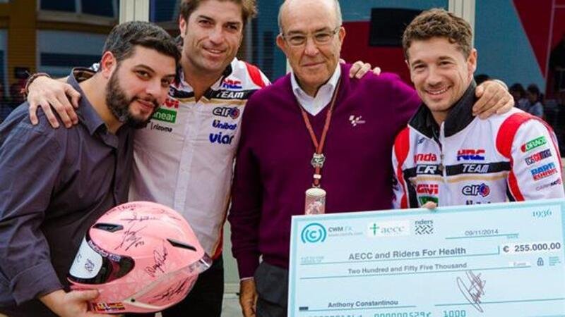 &ldquo;Stop Cancer&rdquo;, il casco autografato da 12 campioni, ha raccolto 255.000 euro
