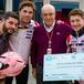 “Stop Cancer”, il casco autografato da 12 campioni, ha raccolto 255.000 euro