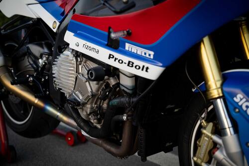 BMW S1000RR Special Endurance: retrò, ma non troppo (8)