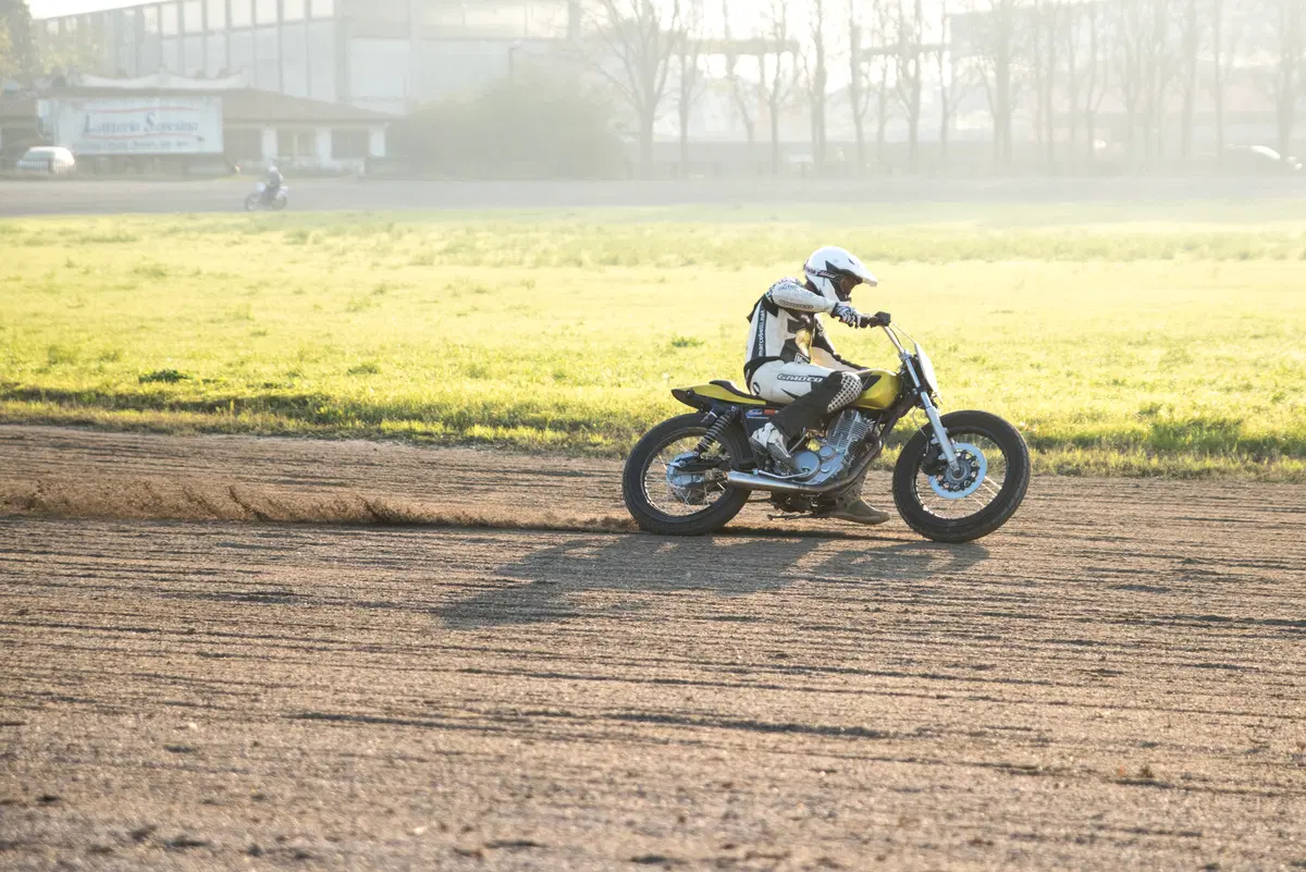  A Scuola di Flat Track con Marco Belli, Yamaha e Deus (2)