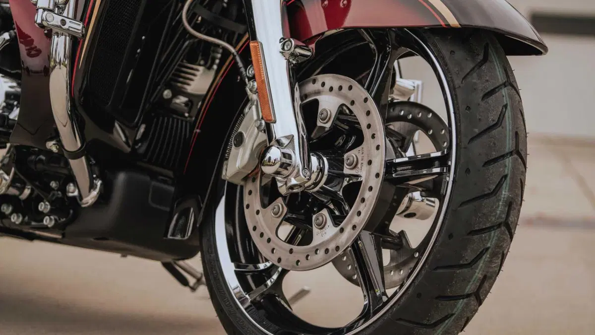 Harley-Davidson CVO - Custom Vehicle Operations CVO Road Glide Limited Anniversary (2023) (7)