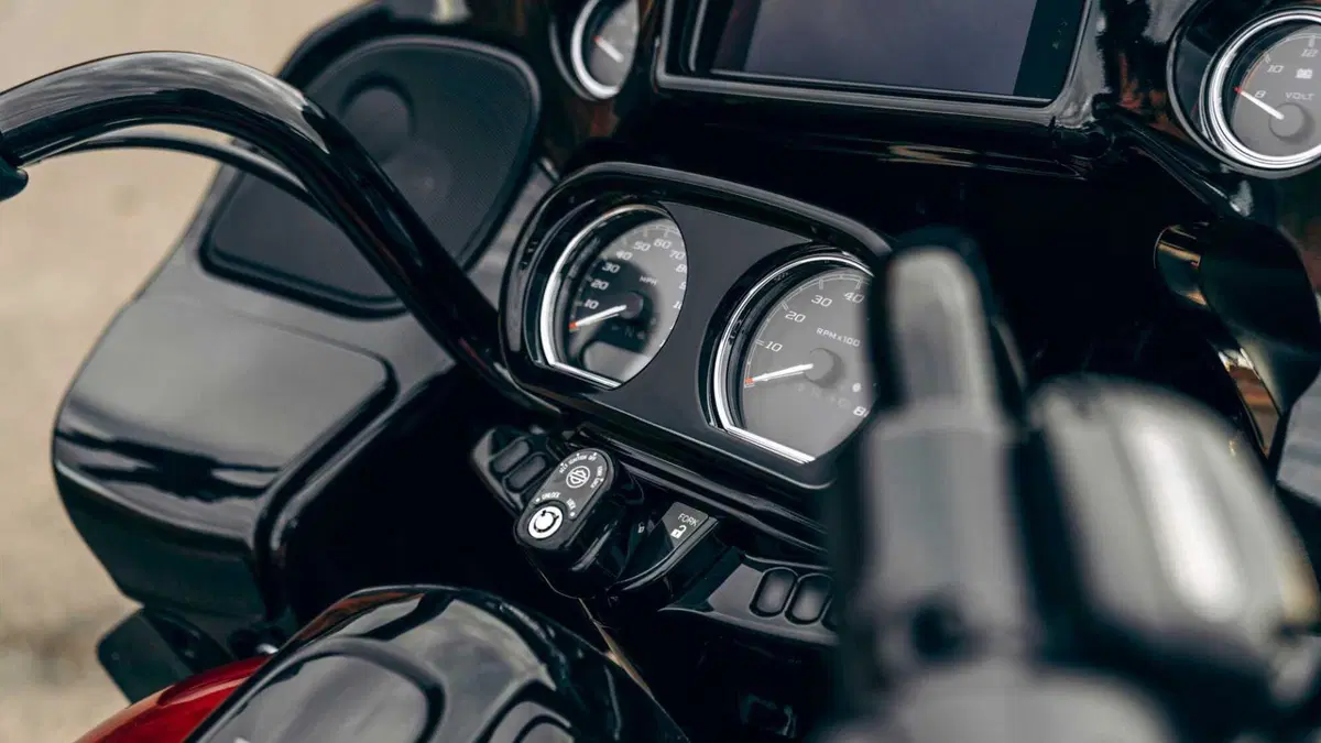 Harley-Davidson Touring Road Glide Special Anniversary (2023) (7)