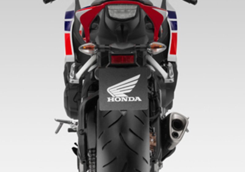 Honda CBR 1000 RR CBR 1000 RR Fireblade (2012 - 16) (11)