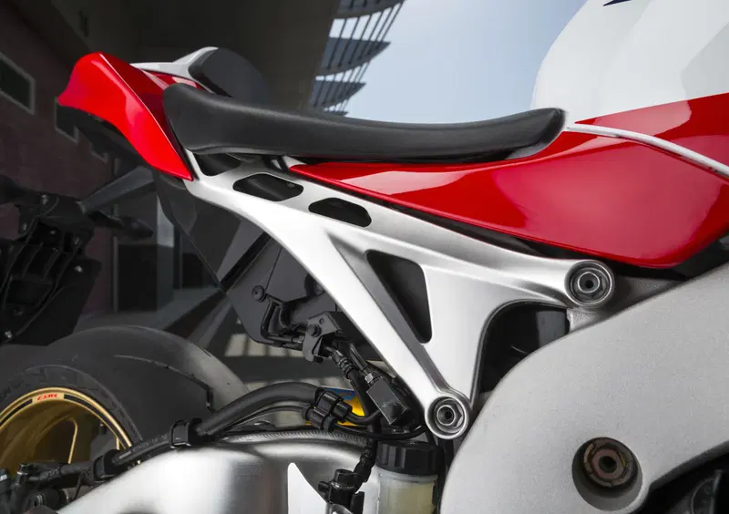 Honda CBR 1000 RR CBR 1000 RR Fireblade SP (2014 - 16) (16)