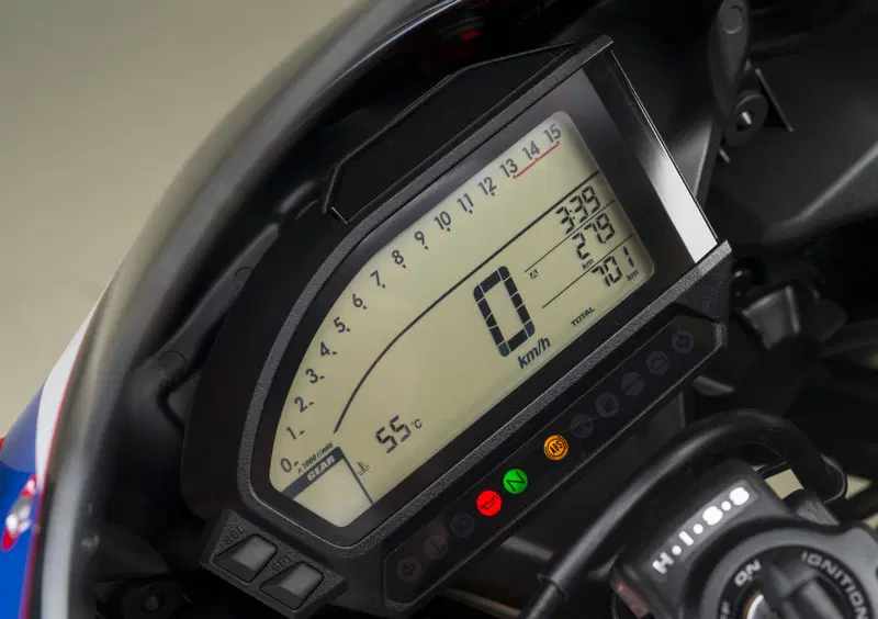 Honda CBR 1000 RR CBR 1000 RR Fireblade SP (2014 - 16) (19)