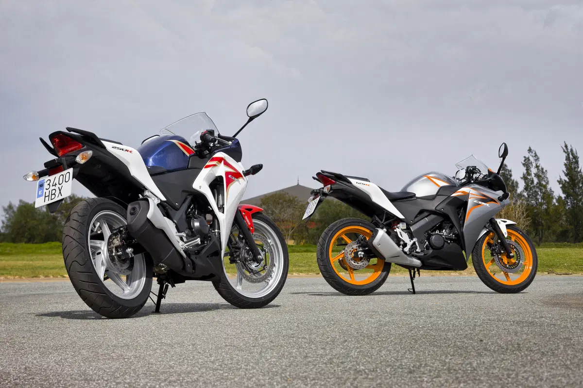 Honda CBR 125 R CBR 125 R (2007 - 17) (13)