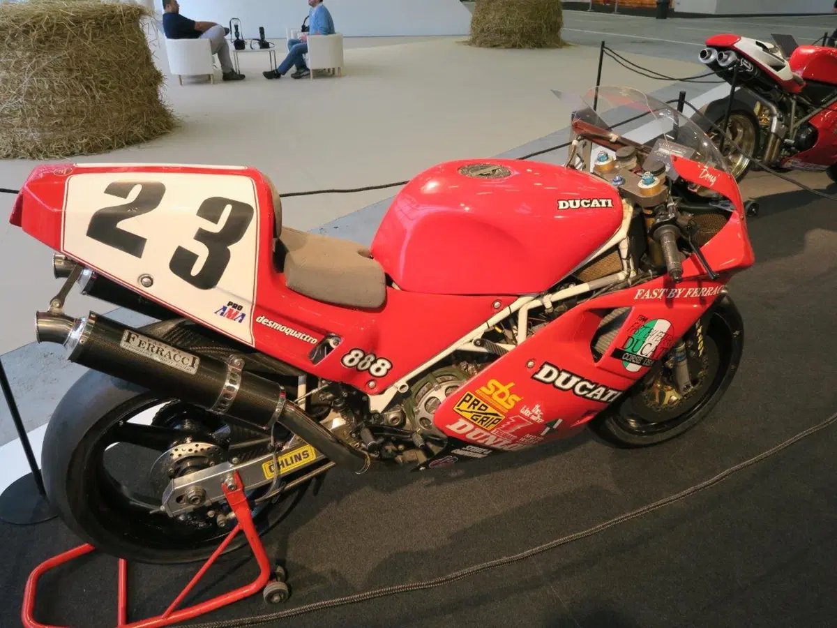 Le moto al Motor Show: Ducati Superbike e café racer special (20)