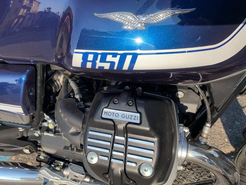 Moto Guzzi V7 Special Edition (2022 - 24) (4)