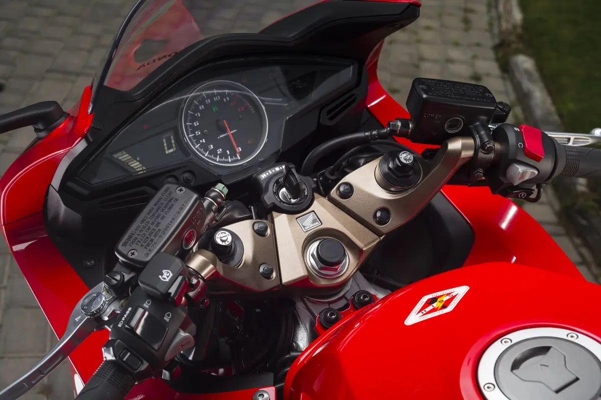 Honda VFR 800 VFR 800 F (2014 - 16) (8)