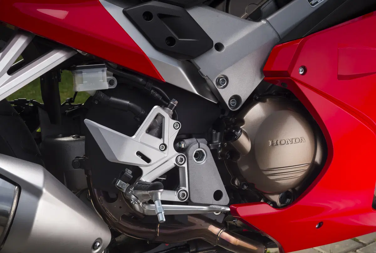 Honda VFR 800 VFR 800 F (2014 - 16) (12)