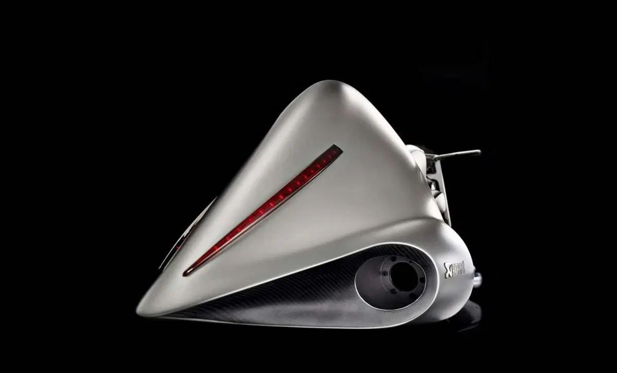 Akrapovic Full Moon, Concept di stile (3)