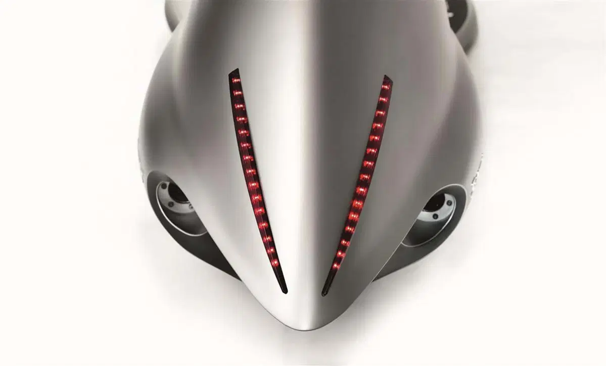Akrapovic Full Moon, Concept di stile (8)
