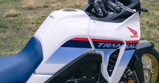 Honda Transalp XL 750: svelato il prezzo! [VIDEO]