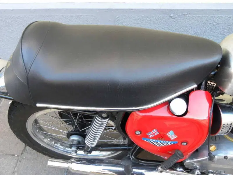Bsa Spitfire 650 (7)