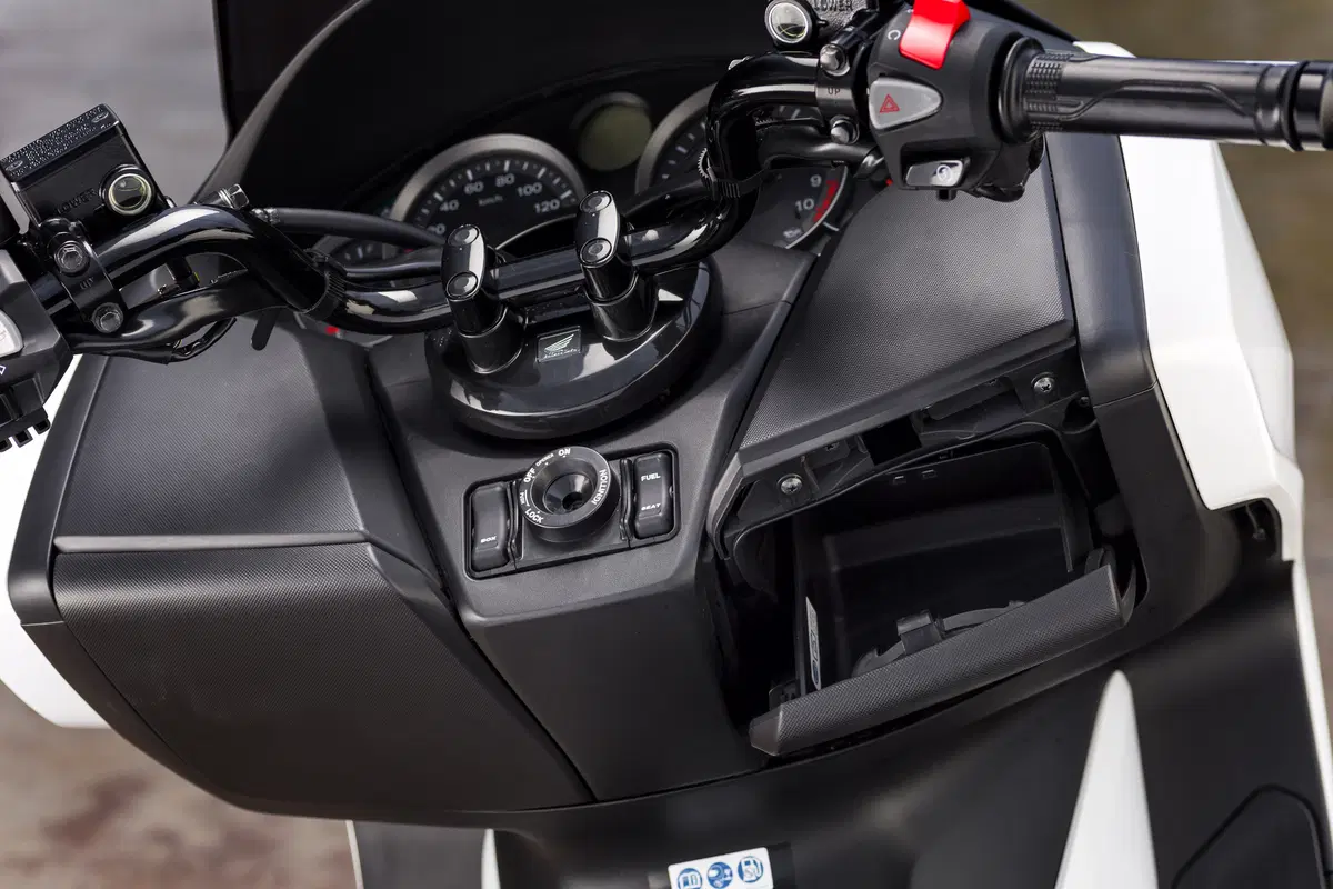Honda Forza 300 Forza 300 ABS (2013 - 17) (12)