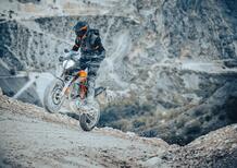 Arriva la versione 2023 della KTM Adventure 390: ecco come cambia [GALLERY]