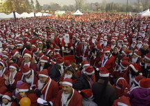 Record di Babbi Natale in moto per beneficenza