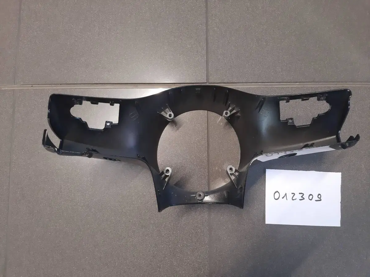COPRIMANUBRIO ANTERIORE VESPA GTS 250/300 (3)