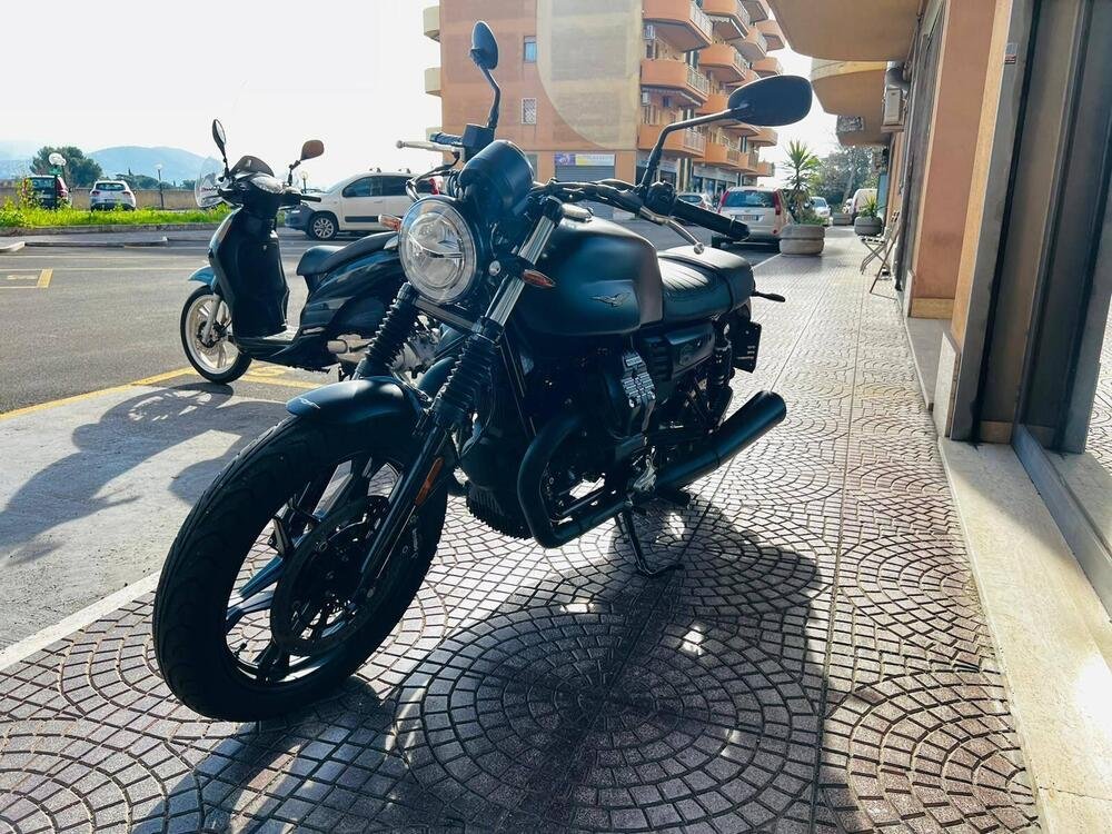Moto Guzzi V7 III Stone (2017 - 20) (5)
