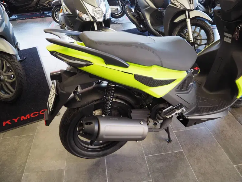 Kymco Super 8 50 R (2022 - 26) (4)