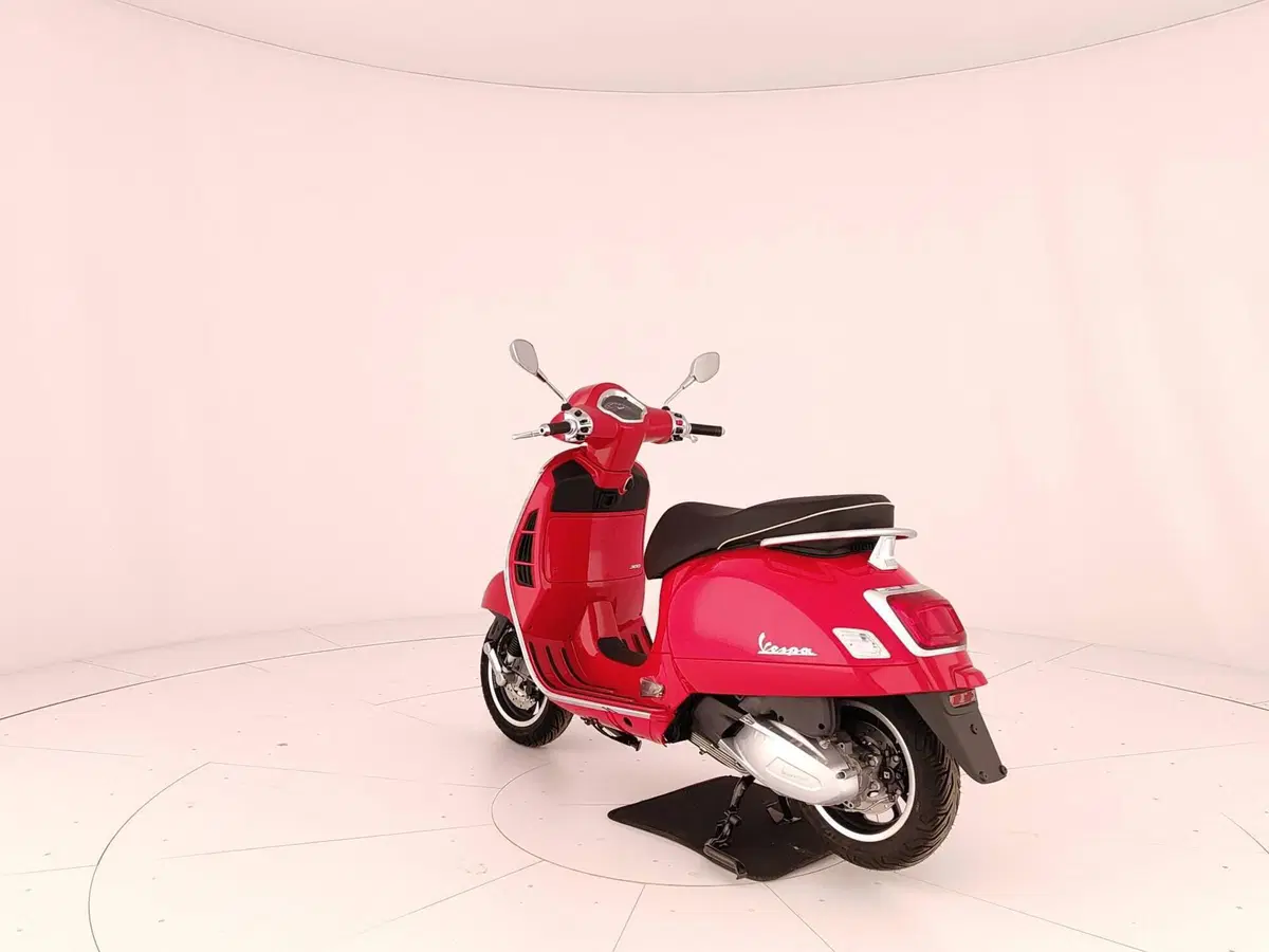 Vespa GTS 300 Super (2023 - 24) (3)