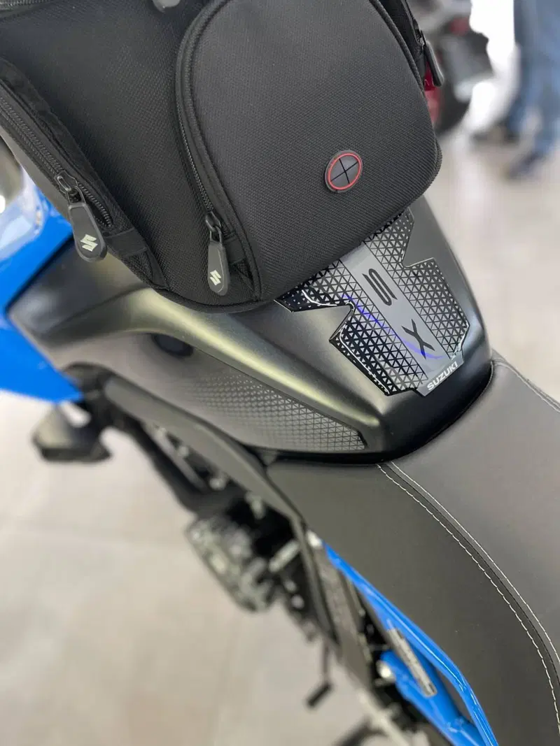 Suzuki GSX-8S (2025 - 26) (15)