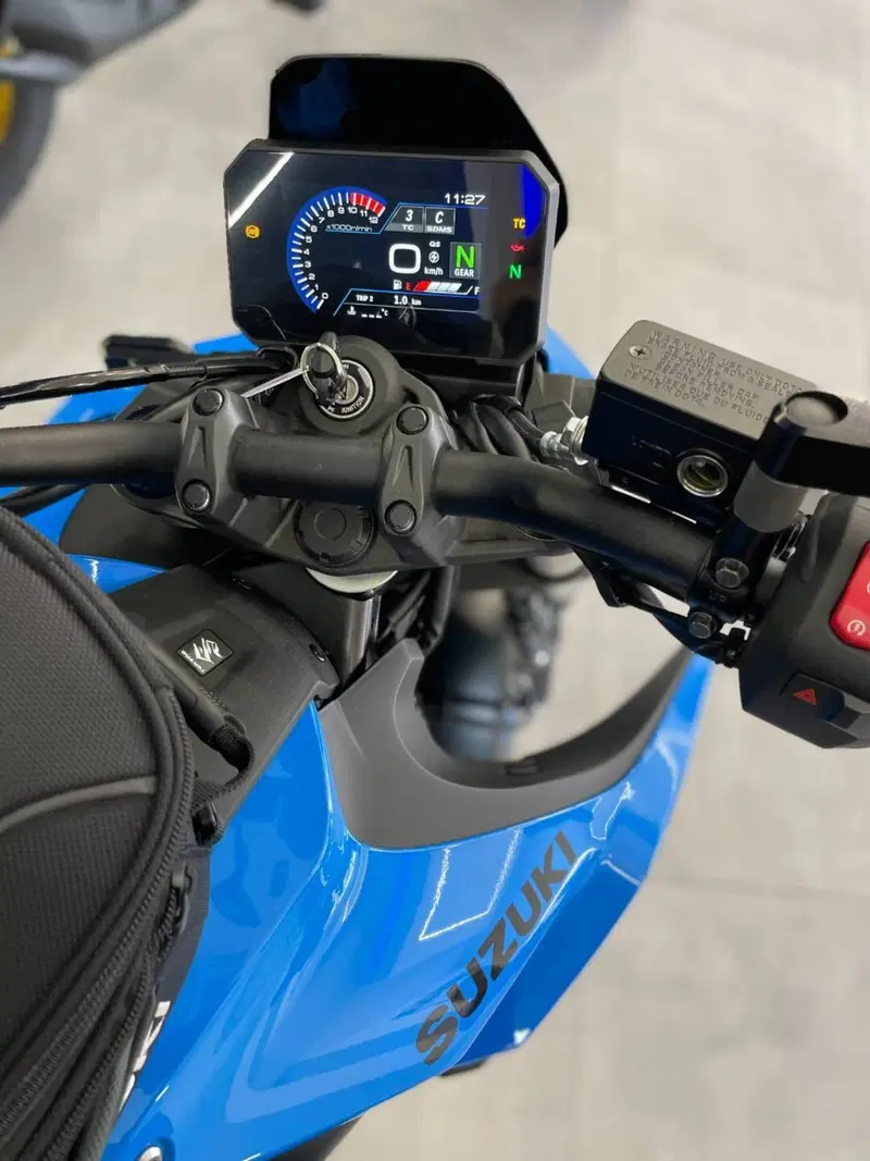 Suzuki GSX-8S (2025 - 26) (13)
