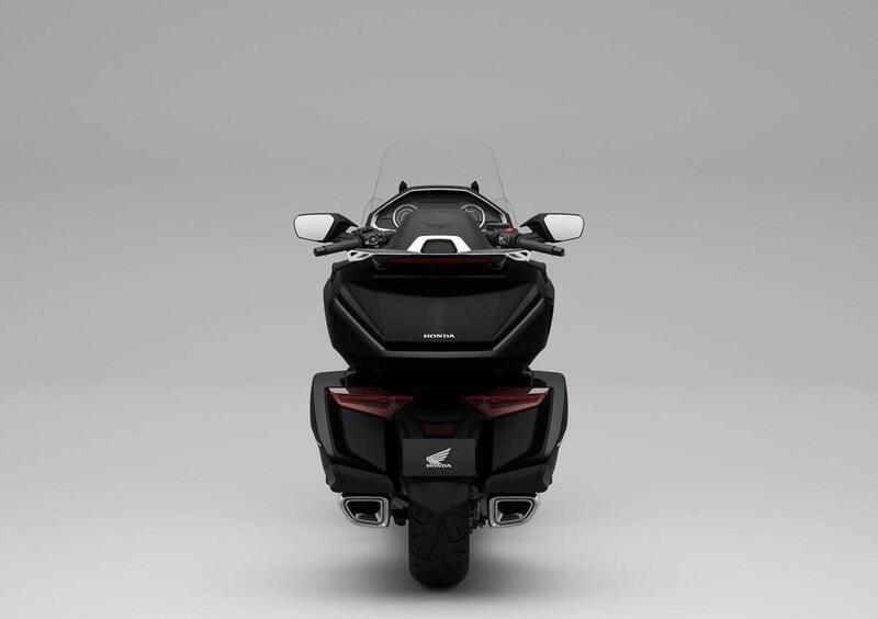 Vendo Honda GL 1800 Gold Wing Tour DCT & Airbag (2022 - 24) nuova a Milano  (codice 9110769) 