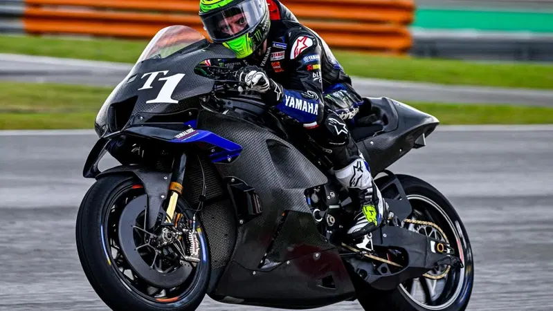 MotoGP 2023. Primo giorno dei test di Sepang: Yamaha prima con Cal Crutchlow! [GALLERY]