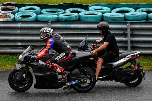 MotoGP 2023. Primo giorno dei test di Sepang: Yamaha prima con Cal Crutchlow! [GALLERY] (5)